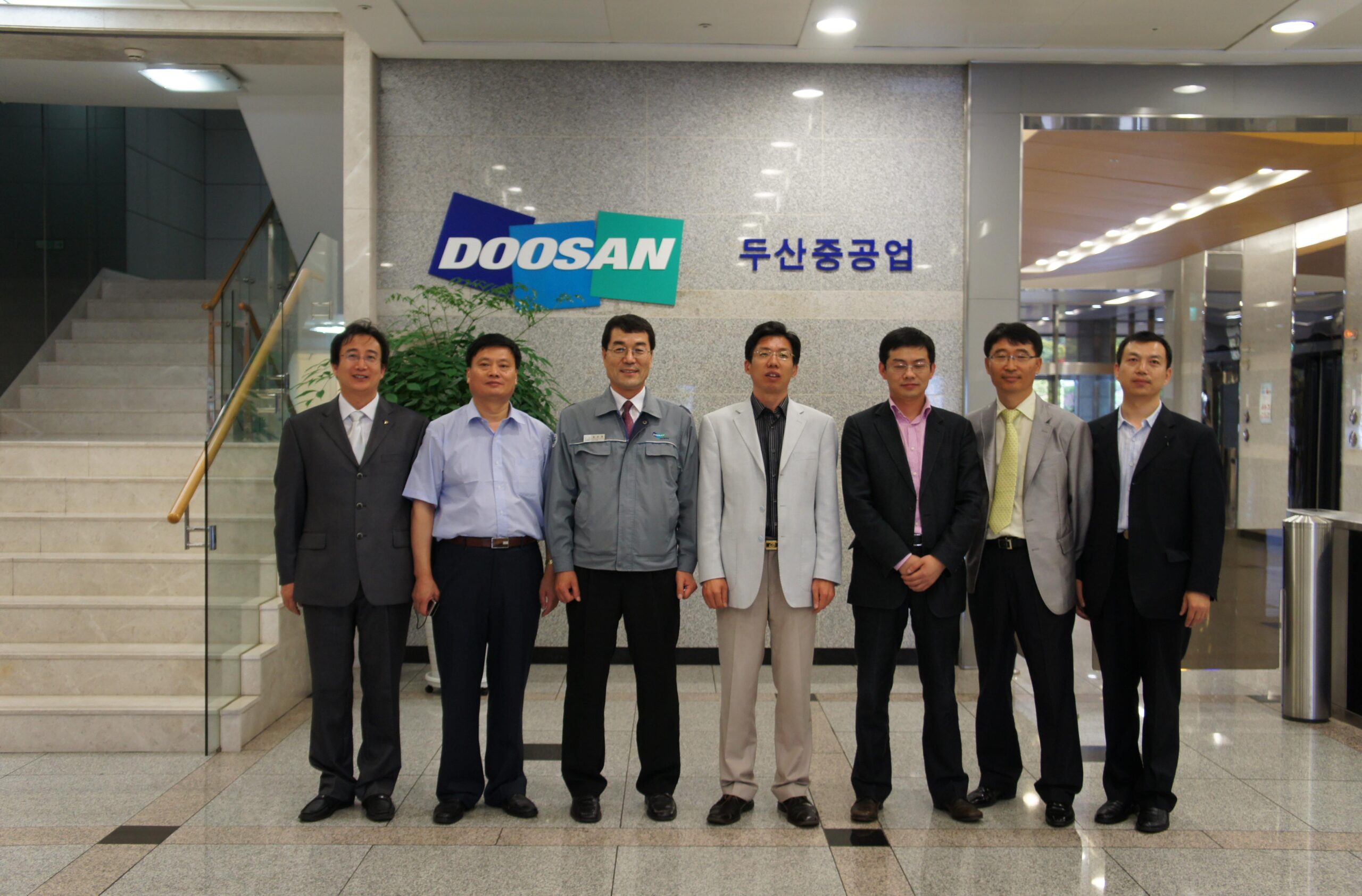 Dr Liu Visited Doosan 2012